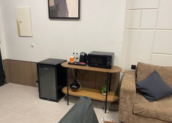 استديو بسرير ماستر وجلسة جانبية