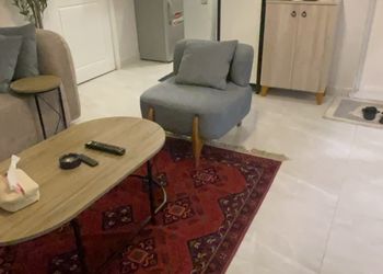 شقة بغرفة معيشة وغرفتين نوم 