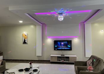 شاليه بمسبح داخلي
