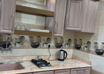 شقة دخول ذاتي وكراج خاص 
