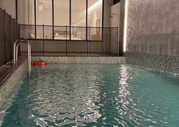 شالية بمجلس مطل على الفناء الخارجي 