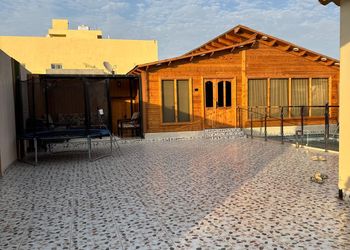 شاليه بألعاب مائية ومسبح