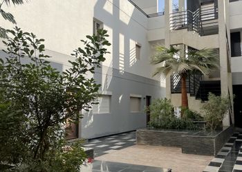 شقة مودرن بصالة وغرفتين نوم