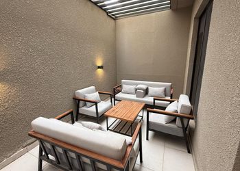شقة بغرفة معيشة وغرفة نوم 