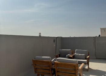 شقة بصالة و غرفة نوم 