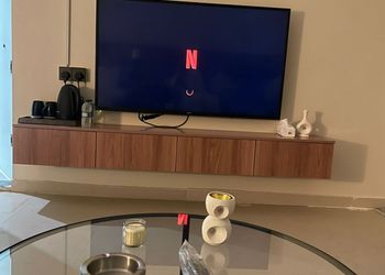 استديو بأثاث مريح وبسيط 