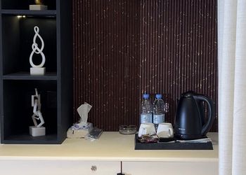 شقة بصالة أنيقة وغرفة نوم مريحة
