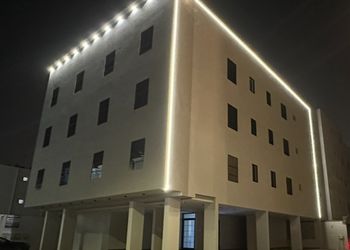 شقة بصالة جلوس وغرفتين نوم 