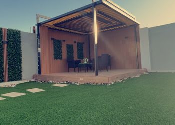 استراحة بمسطح أخضر و العاب اطفال