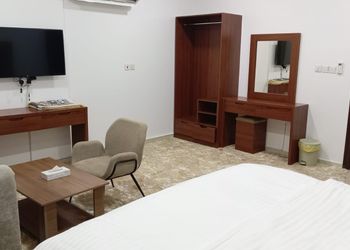 استديو بسرير ماستر وجلسة جانبية 