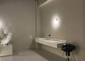 شاليه بصالة مطلة على المسبح 