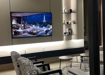 شقة بثلاث غرف نوم ودخول ذاتي 