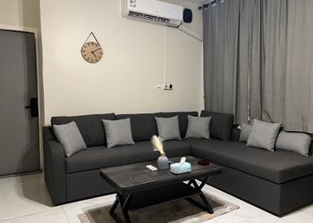 شقة واسعة وراقية بدخول ذاتي