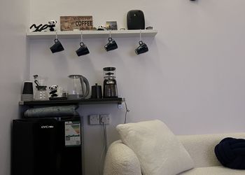 استديو بسرير ماستر وجلسة جانبية