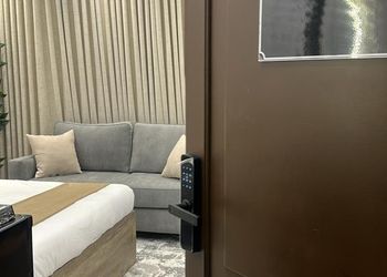 استديو هادئ بسرير ماستر 