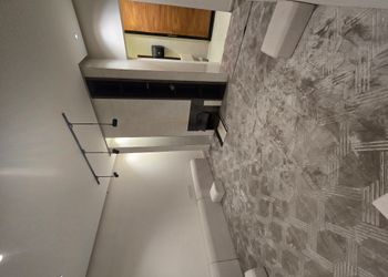شاليه بمسطح اخضر ,ومسبح خارجي 