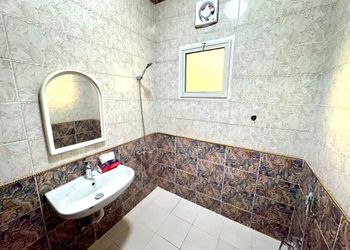 استديو بسرير ماستر وجلسة جانبية