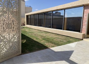 شاليه بمسطح اخضر