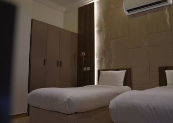شالية دورين بخمس غرف نوم وبلكونه