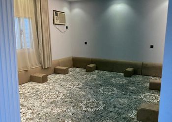 استراحة بغرفة نوم ومجلس
