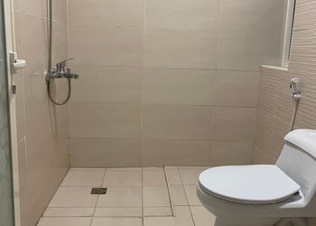 شقة بصالة مريحة وغرفتين نوم 