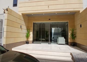 استديو بأثاث مريح وبسيط 