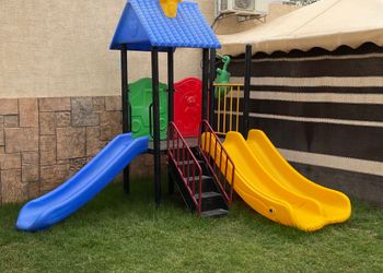 شاليه بجلسة خارجية ومسبح 