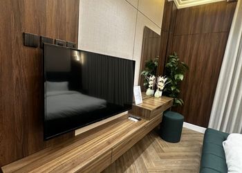 استديو بسرير ماستر وأثاث مريح 