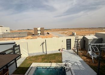 فيلا فندقية بقسمين و مسبح خارجي