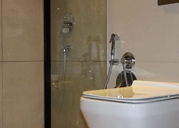 شقة بغرفة معيشة وغرفتين نوم 