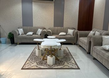 شاليه بمسطح اخضر ومسبح 