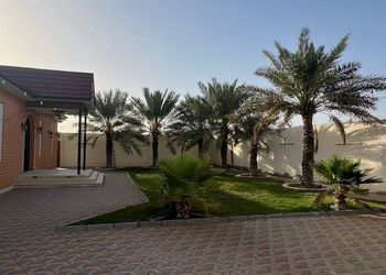 استراحة بغرفه نوم وصالة أنيقة