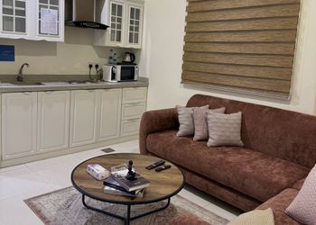 شقة بصالة وغرفة نوم و دخول ذاتي 