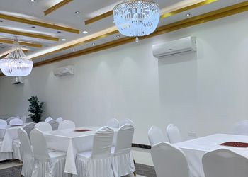 استراحة بمجالس واسعة وفناء خارجي