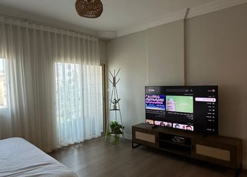استديو بسرير ماستر وجلسة جانبية 