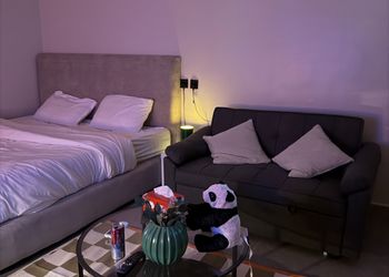 استديو هادئ بسرير ماستر