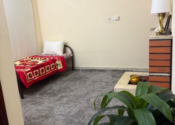 غرفة نوم بسرير فردي 