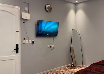 استديو بسرير ماستر 