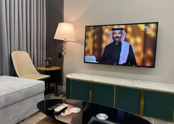 شقة بغرفتين نوم وصالة