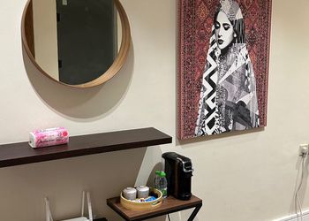استديو بأثاث مريح وبسيط 