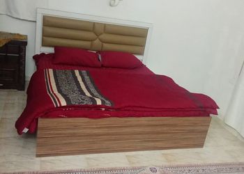 شقة بغرفتين نوم وصالة ومجلس