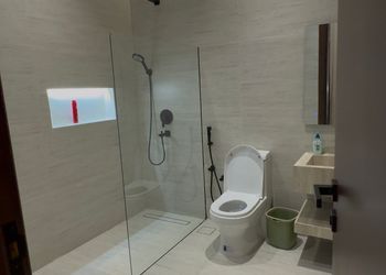 شاليه بمسطح اخضر ومسبح