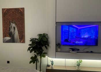 استديو بسرير ماستر وجلسة جانبية 