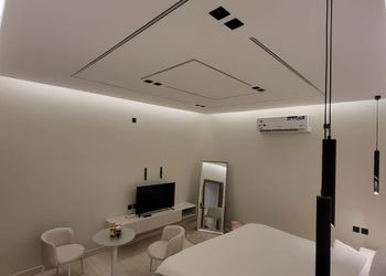 استديو بأثاث مريح وبسيط 