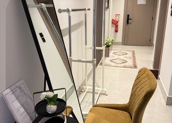 استديو بسرير ماستر وجلسه جانبيه