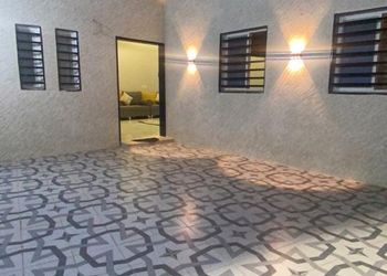 شالية بمجلس ومسبح داخلي