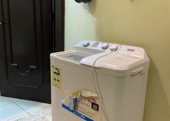 شقة بغرفة ماستر وصالة 