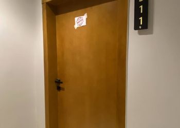 استديو بسرير ماستر وجلسة جانبية 