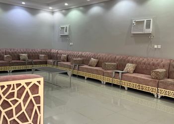 استراحة بمسطح اخضر ومجالس