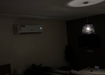 استديو هادئ بسرير ماستر